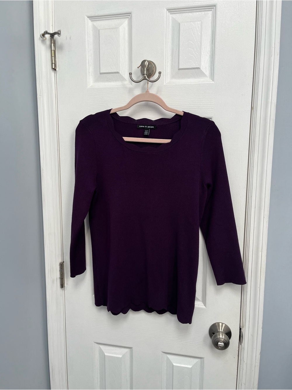 CABLE & GAUGE medium Purple Scalloped Neck and Hem 3/4 Sleeve Quiet Luxury